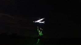 Ukrajina, Rusko, dronový a raketový útok, vojna, Kyjev, zničené budovy, bombardovanie, civilisti, AP,