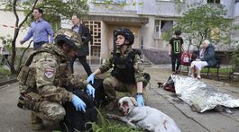 Ukrajina, Rusko, dronový a raketový útok, vojna, Kyjev, zničené budovy, bombardovanie, civilisti, AP,