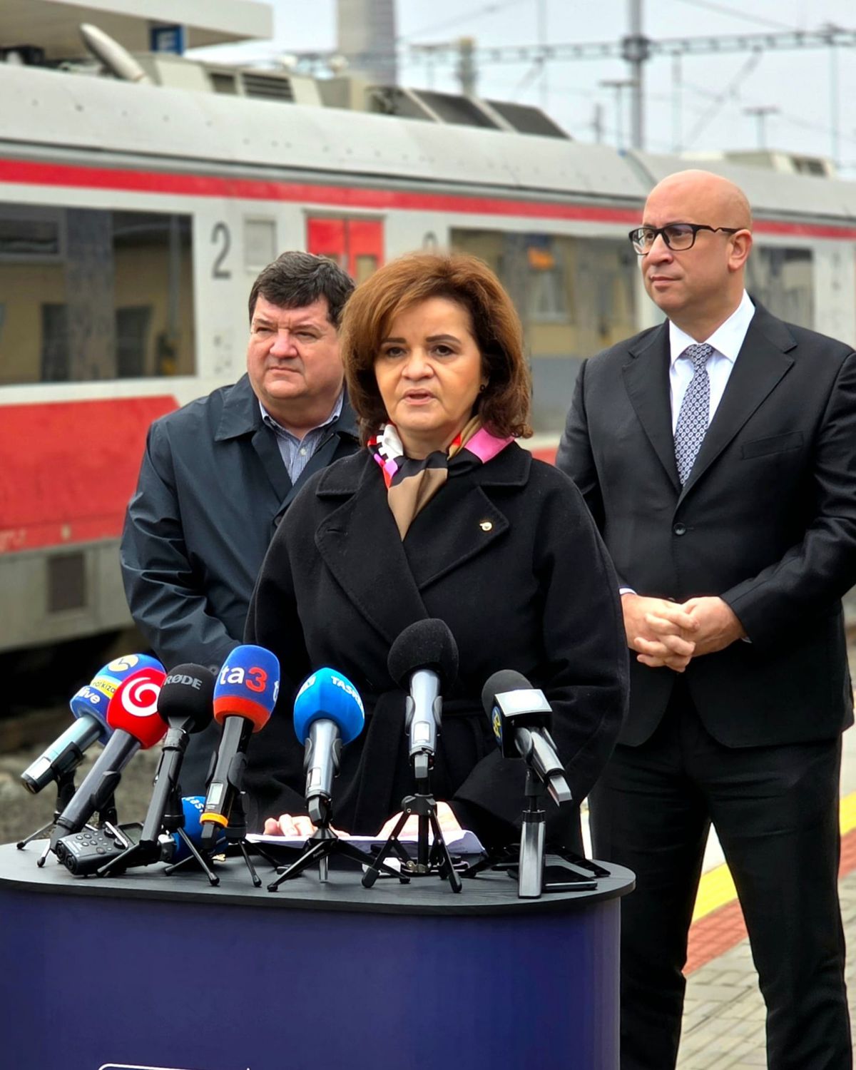 Na tlačovej konferencii za ZSSK  rečnila...