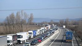 Ďalšia nehoda na D1. Úsek pred Dubnicou nad Váhom je neprejazdný, zasahujú všetky zložky 