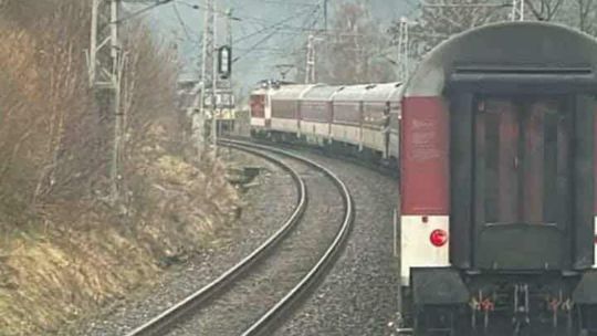 Metre od tragédie. Na Liptove sa skoro zrazili dva vlaky