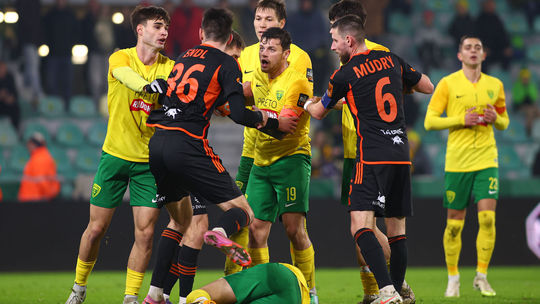 Robíš to pre Slovan! Žilinský mecenáš Antošík mal prísť do šatne rozhodcov, servítku si vraj pred ústa nedával