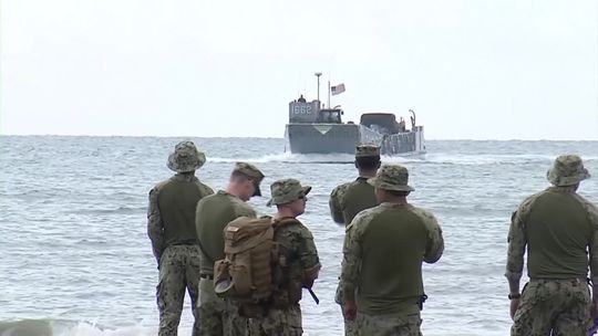 USA vyslali dva lietadlá nad Venezuelský záliv, mariňáci sa vyloďujú v Karibiku