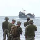 Americkí mariňáci sa vyloďujú v Karibiku