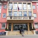 Rajec, bariéra, klientske centrum, vchod,