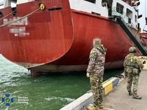 ONLINE: Ukrajinci zabavili loď z ruskej tieňovej flotily,  hlási SBU