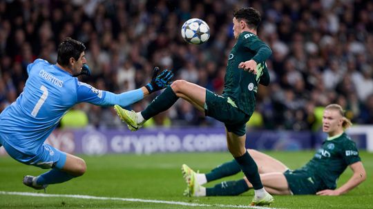 Alonsova pozícia sa zhoršila, Real doma nezvládol šláger. Zaváhali aj obhajca trofeje a Neapol bez Lobotku, Arsenal dominuje