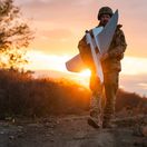 Ukrajinský vojak s dronom