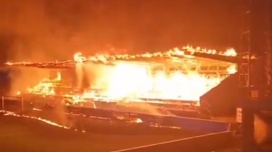 Plamene rozpútali skazu. Klub schytal po zostupe ďalšiu tvrdú ranu. Som v šoku, reaguje majiteľ štadióna