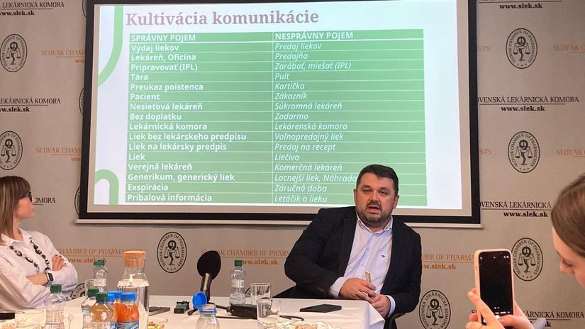 Prezident Slovenskej lekárnickej komory (SLeK)...