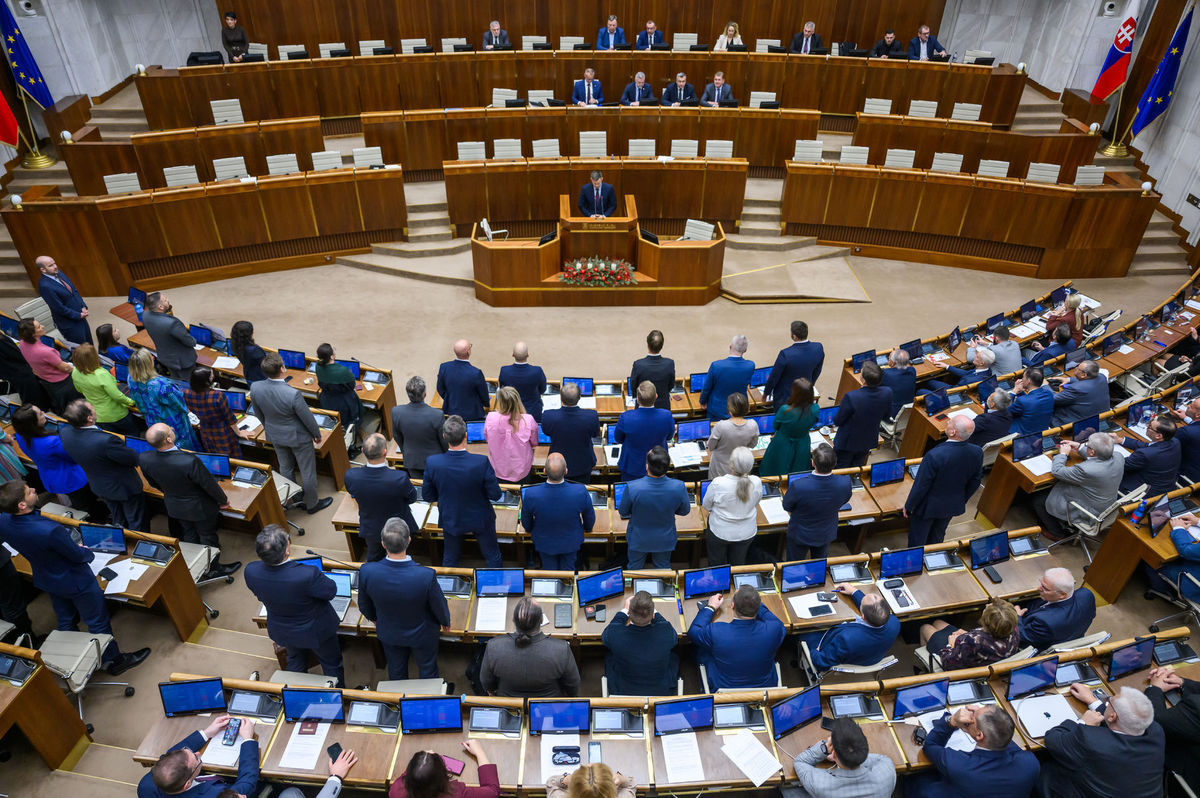 SR NRSR zákon zmena ÚOO prelomenie veto...