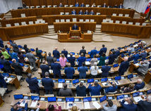 SR NRSR zákon zmena ÚOO prelomenie veto schválenie BAX