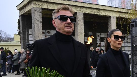 Speváčka Tereza Kerndlová s manželom na pohrebe...