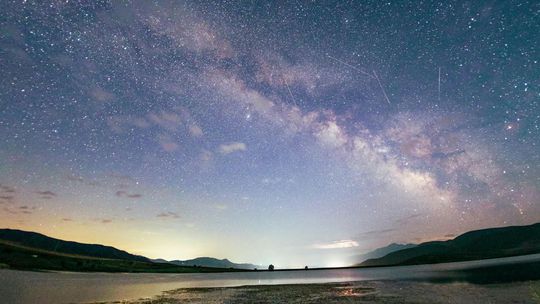 Meteorický roj Geminíd vrcholí. Podmienky na pozorovanie sú priaznivé