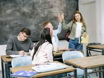 študenti, žiaci, stredná škola