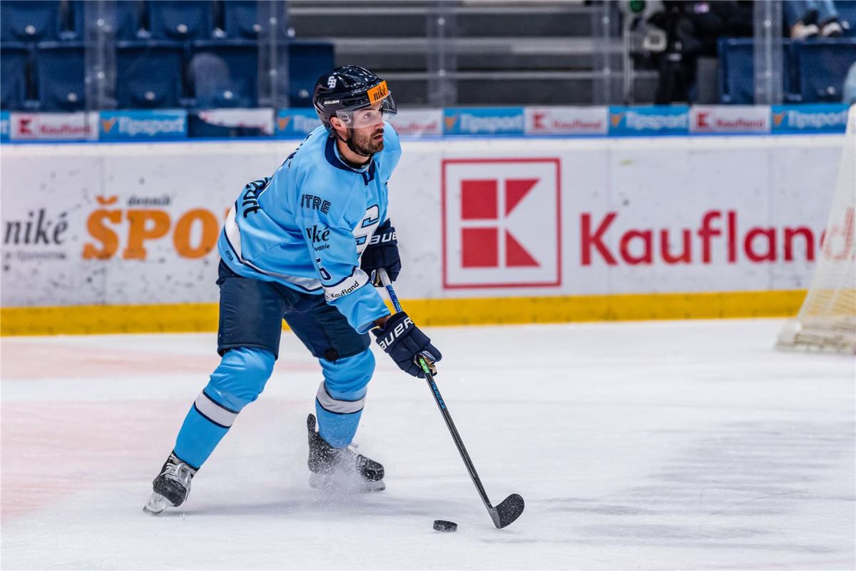 Ryan O'Connor v drese HC Slovan.