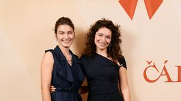 Herečky Viktória Jurištová (vľavo) a Katarína Krajčovičová. 