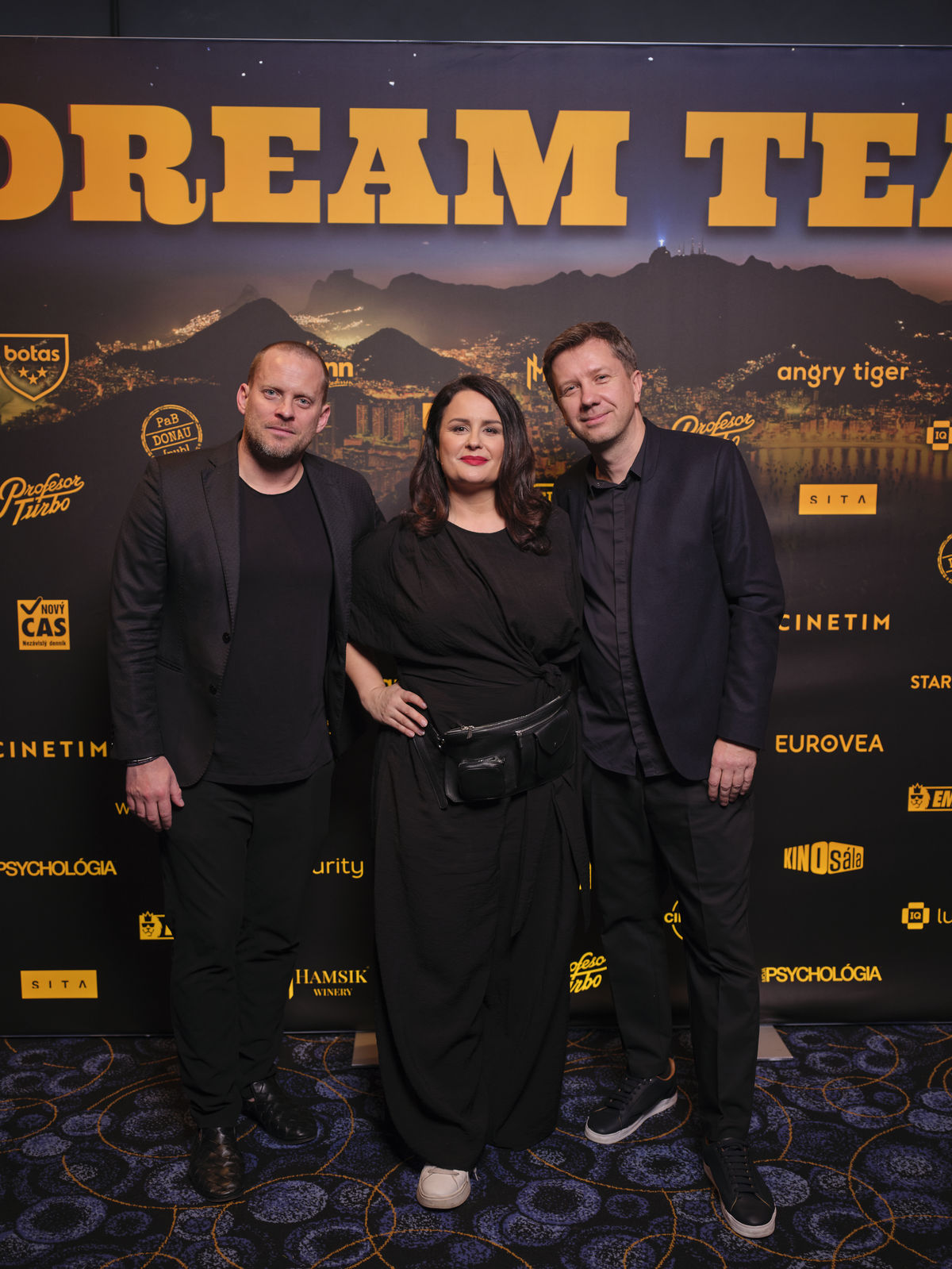 Zľava: Herec Jakub Prachař, herečka a...