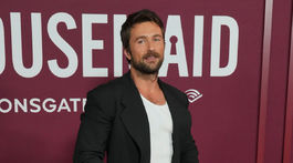 Herec Brandon Sklenar.