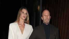 Herec Jason Statham a jeho partnerka Rosie...