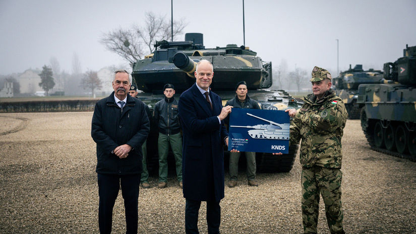 Maďarský minister obrany Kristóf...