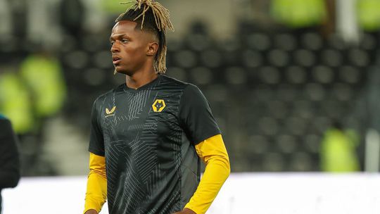 Devastačná správa z Anglicka. 21-ročný futbalový talent zomrel po náraze do zvodidiel