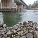 Mimoriadna udalosť pri železničnej trati: dopravu prerušilo výbušné zariadenie