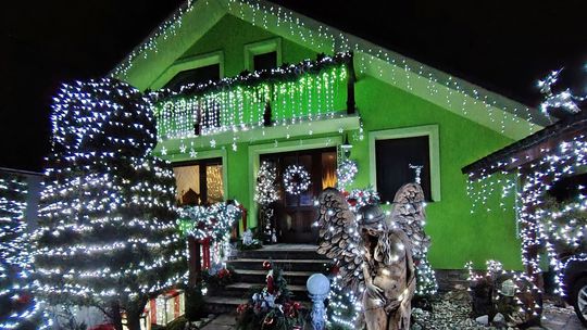 Vianoce inšpirované Champs-Elysées: Ledkové kráľovstvo uprostred dediny priťahuje stovky pohľadov