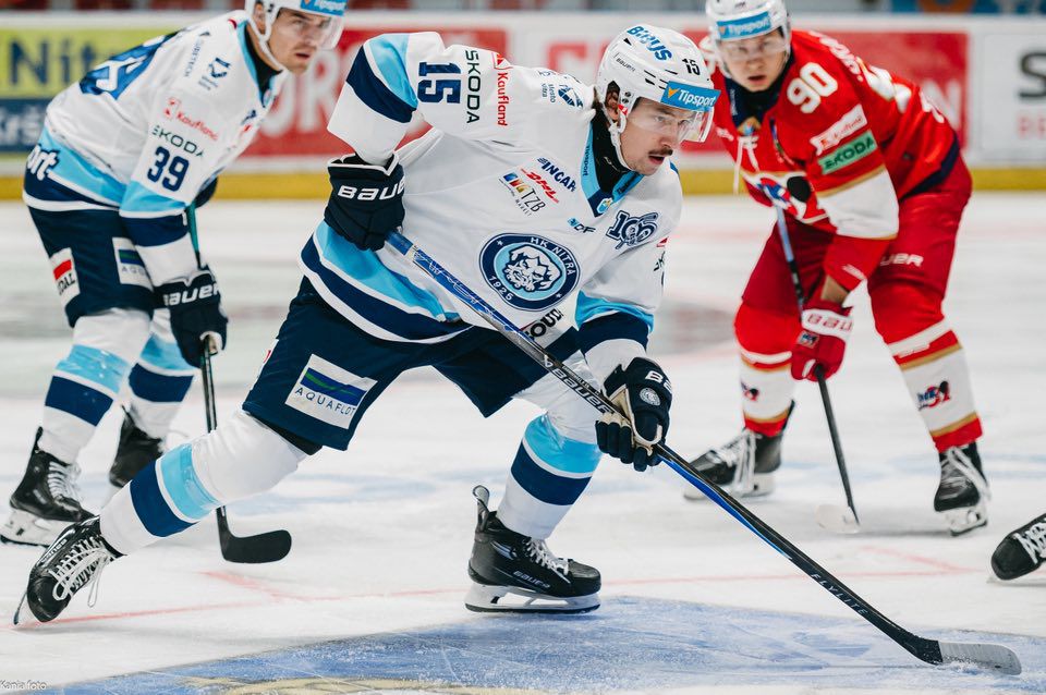 Elias Carmichael v drese HK Nitra.