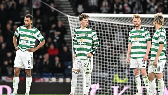 Veľká kríza, hrozby a urážky v slávnom Celticu. Predseda škótskeho giganta končí po 21 rokoch