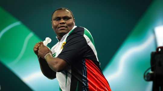 Veľké prekvapenie na MS v šípkach. Veterinár z Kene pri svojom debute šokoval favorita