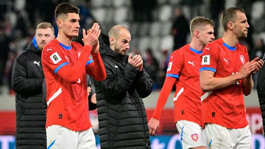 Česká reprezentácia bude mať najstaršieho trénera v histórii, na lavičke bude aj Slovák. Výber avizovala bizarná fotka