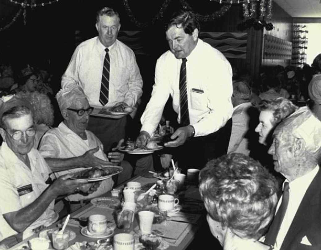 V čase, keď u nás frčali večery pracovnej...