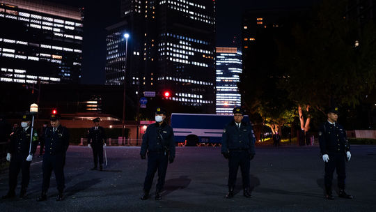 Krvavý incident v taiwanskom metre: Útočník zabíjal nožom a potom vypadol z okna budovy