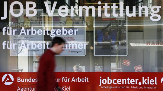 Už nebudú koláče bez práce? Nemecko sprísňuje sociálny systém