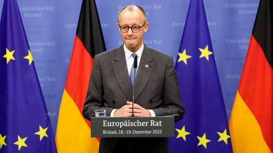 Dohoda o pôžičke pre Ukrajinu je ranou pre Merzovu autoritu, píše nemecká tlač