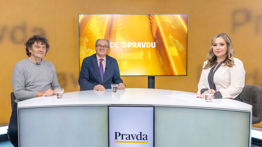 Ekonóm Páleník a sociológ Búzik v Ide o pravdu: Solidarita mladších a starších slabne. Spoločnosť sa delí na znepriatelené tábory