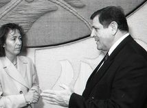 Dva roky s premiérom. Čo prezradila vo svojich memoároch o Mečiarovi jeho hovorkyňa Pospíšilová?