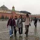 Rusov už bolí Putinova vojna, štát z nich žmýka čoraz viac rubľov. Je to obor na hlinených nohách, tvrdí analytik Mesík