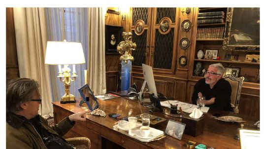 Demokrati tvrdia, že ministerstvo spravodlivosti odstránilo materiál z Epsteinových spisov