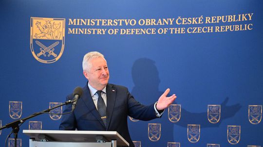 Odvolanie po pár dňoch? Okamurova strana neuvažuje o výmene ministra obrany kvôli jeho výrokom o Ukrajine