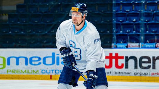 Vianočné lákadlo pre všetkých belasých fanúšikov. Slovan sa vo veľkolepom štýle rozlúči s legendárnym kapitánom Sersenom