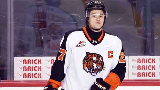 Ako obranca je najlepším strelcom ligy. Montreal podpísal nováčikovskú zmluvu s mladým Kanaďanom