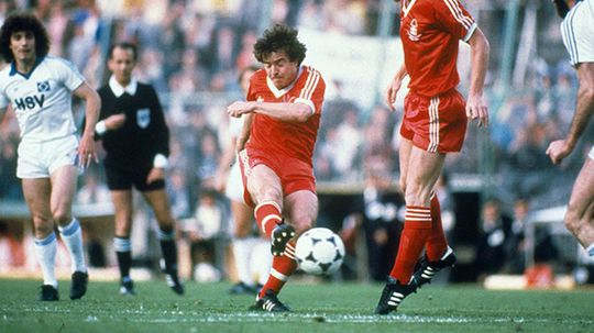 Na Santiago Bernabeu rozhodol o veľkom pohárovom triumfe. Zomrela legenda anglického klubu