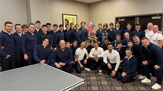 VIDEO: Slováci mali pred MS na opačnom konci zeme Štedrú večeru. Koledoval najmladší