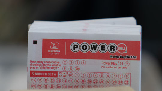 V USA padol druhý najvyšší jackpot v dejinách. Ak si výherca vyberie celú výhru, dostane len asi štvrtinu