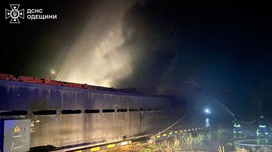 Odesa dostáva ťažké údery, zasiahli aj loď plávajúcu pod slovenskou vlajkou. Zelenskyj triafa tankery, Putin prístavy