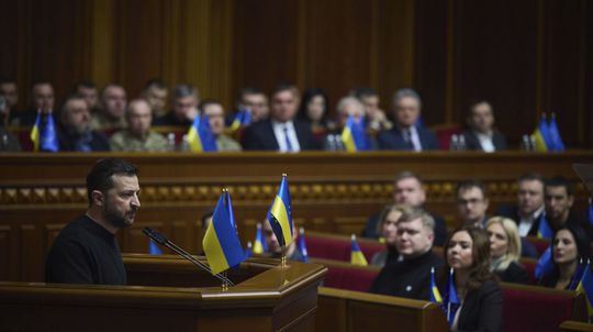 Nový korupčný škandál v Kyjeve. Úplatky mali brať poslaneckí kamaráti prezidenta Zelenského