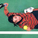 Bol jednotka, ale jedna z najneobľúbenejších. Tenisový Charlie Sheen vraj nemal problém vykopnúť ženu z idúceho auta