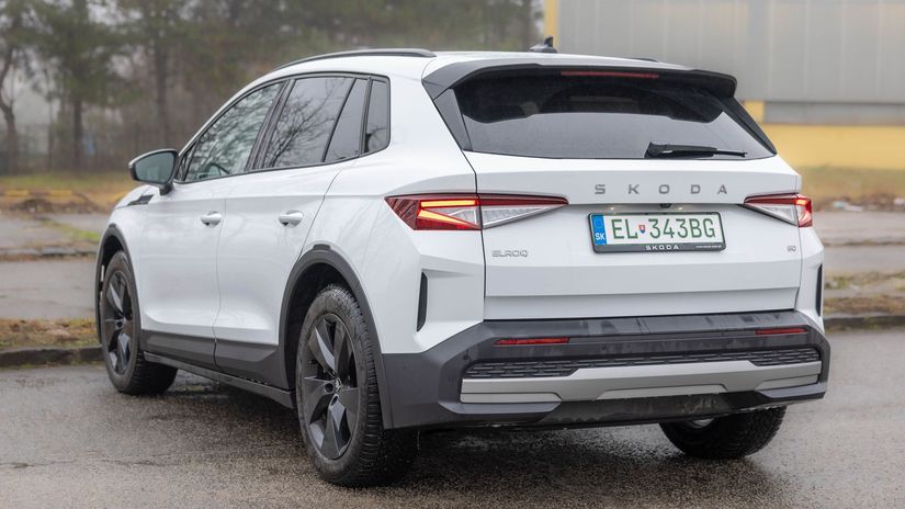 Blízku príbuznosť s Enyaqom vidieť aj na...